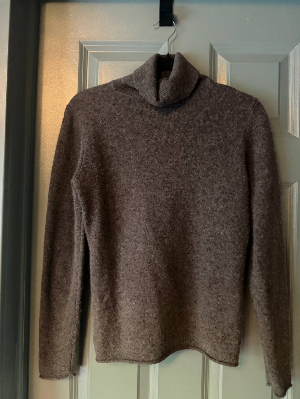 Magaschoni 100% Cashmere Turtleneck Sweater
